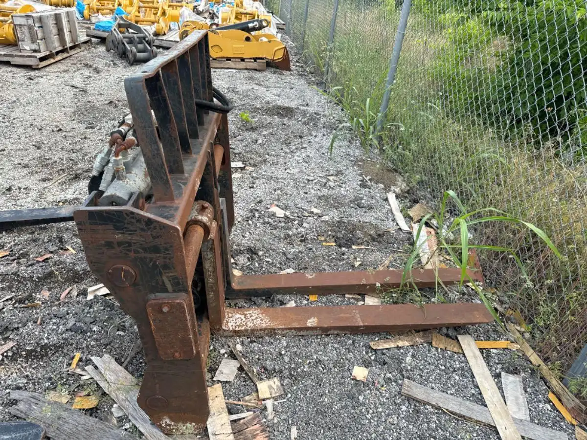 60" TELEHANDLER FORKS image 10