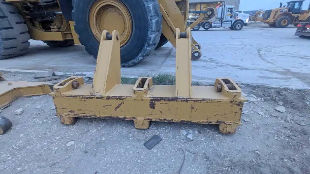 USED D8T MS RIPPER W/ 1 SHANK            MQ image 2