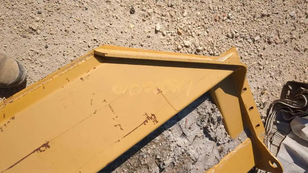 USED 740 TAILGATE                  MQ image 2