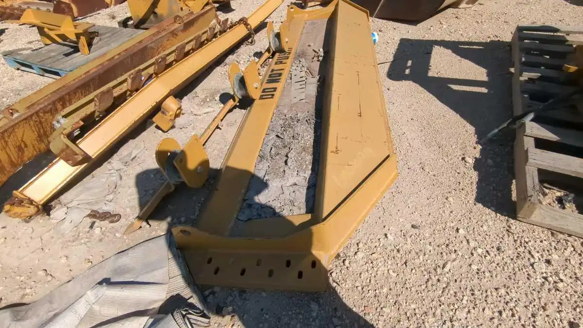 USED 740 TAILGATE                  MQ image 3