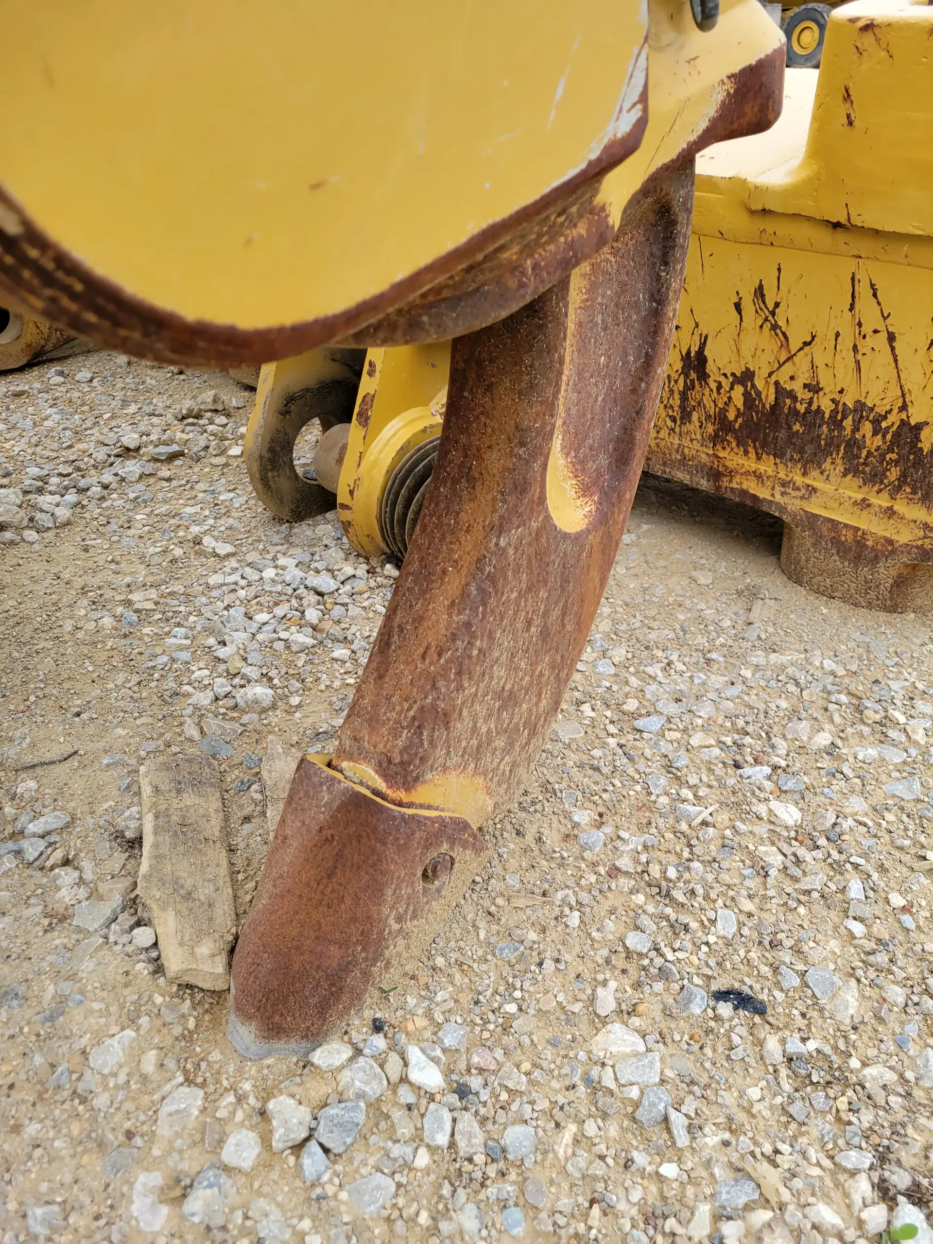 CAT D6 RIPPER BLH image 3