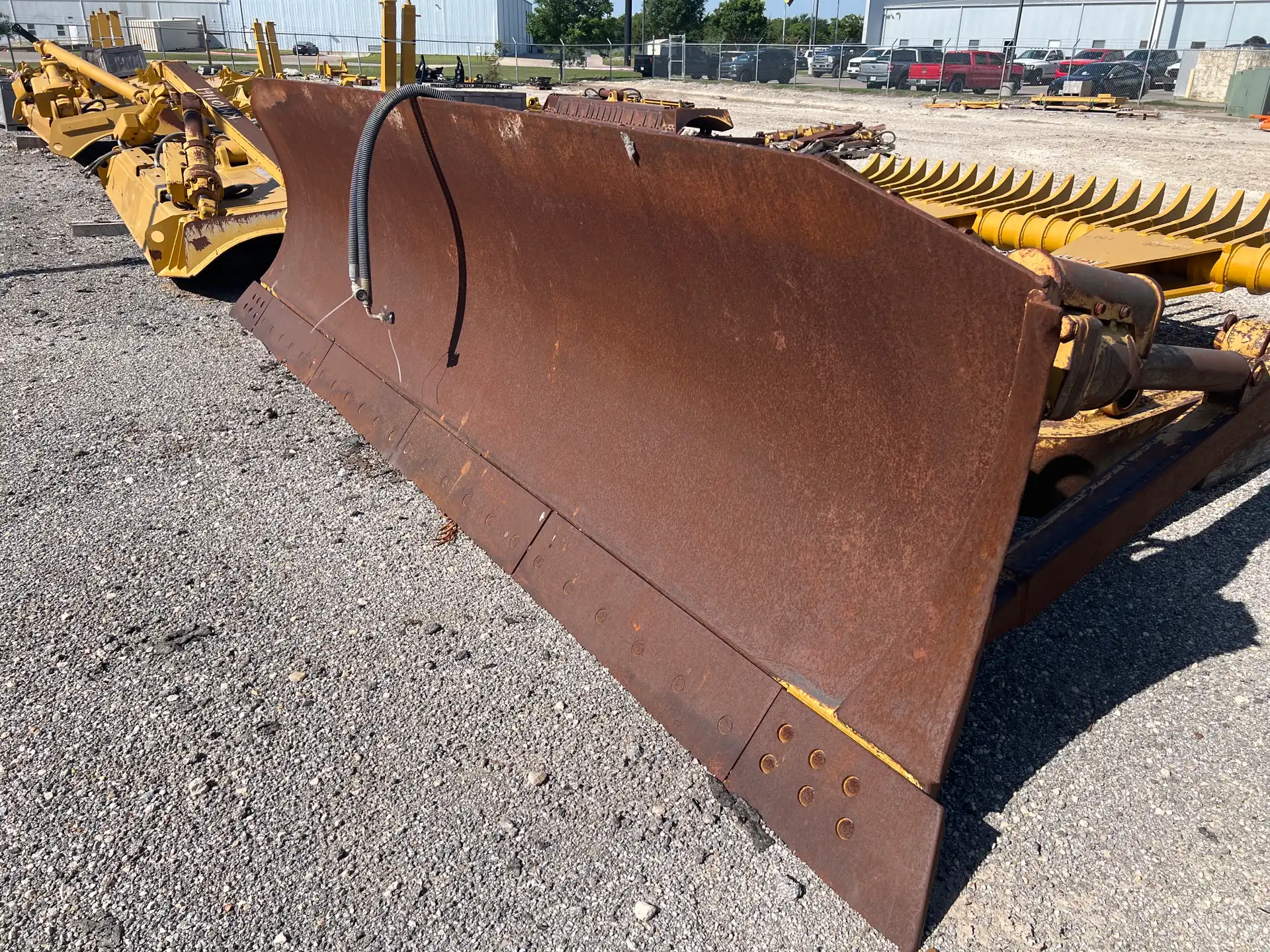 USED D6T XW TWIN TILT ANGLE BLADE - COMPLETE          MQ image 7