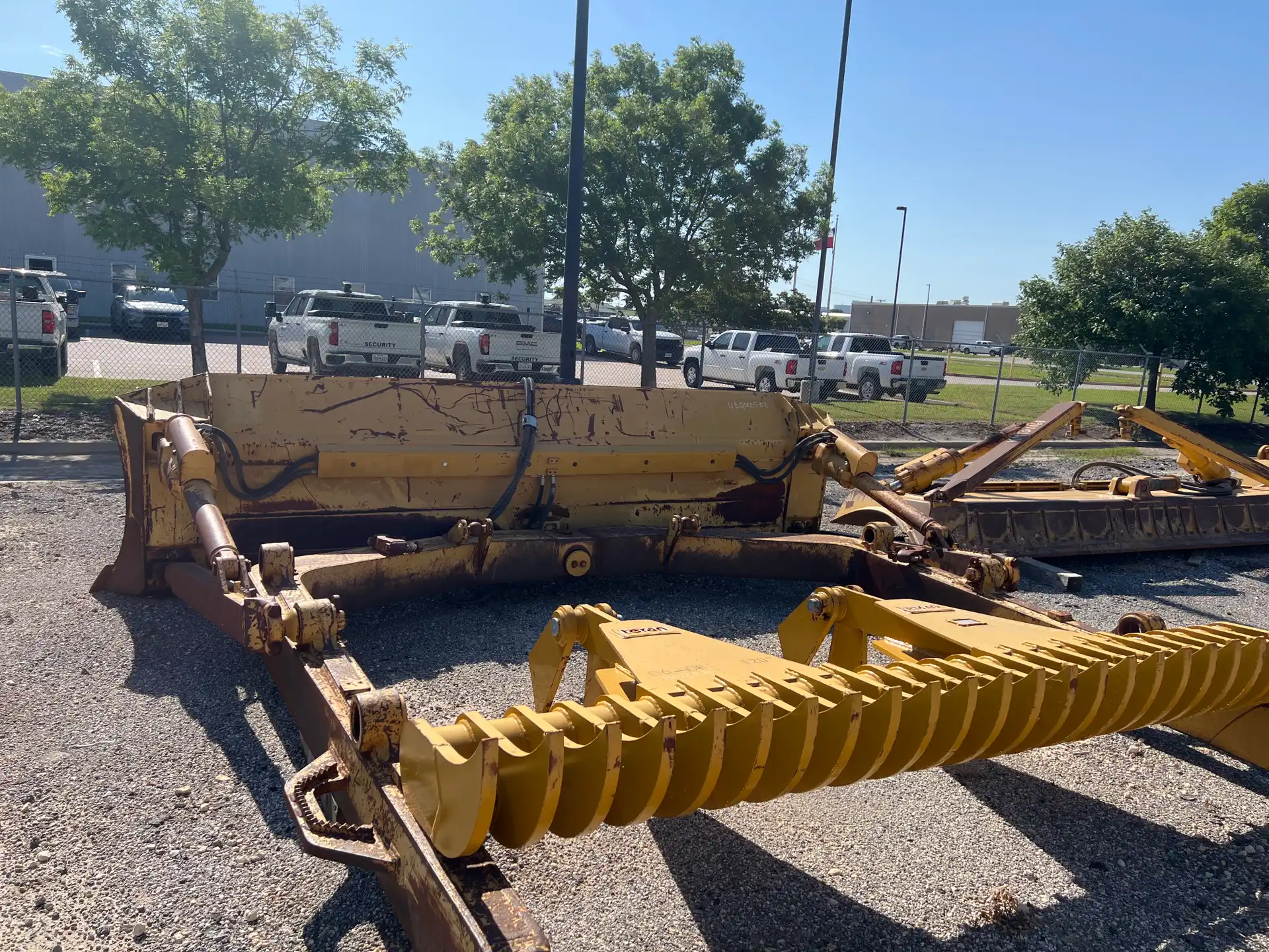 USED D6T XW TWIN TILT ANGLE BLADE - COMPLETE          MQ image 8