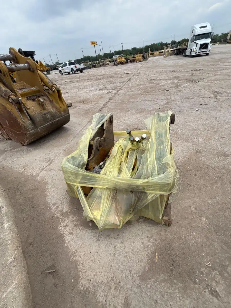 USED CAT MS RIPPER FOR D8T              MQ image 9