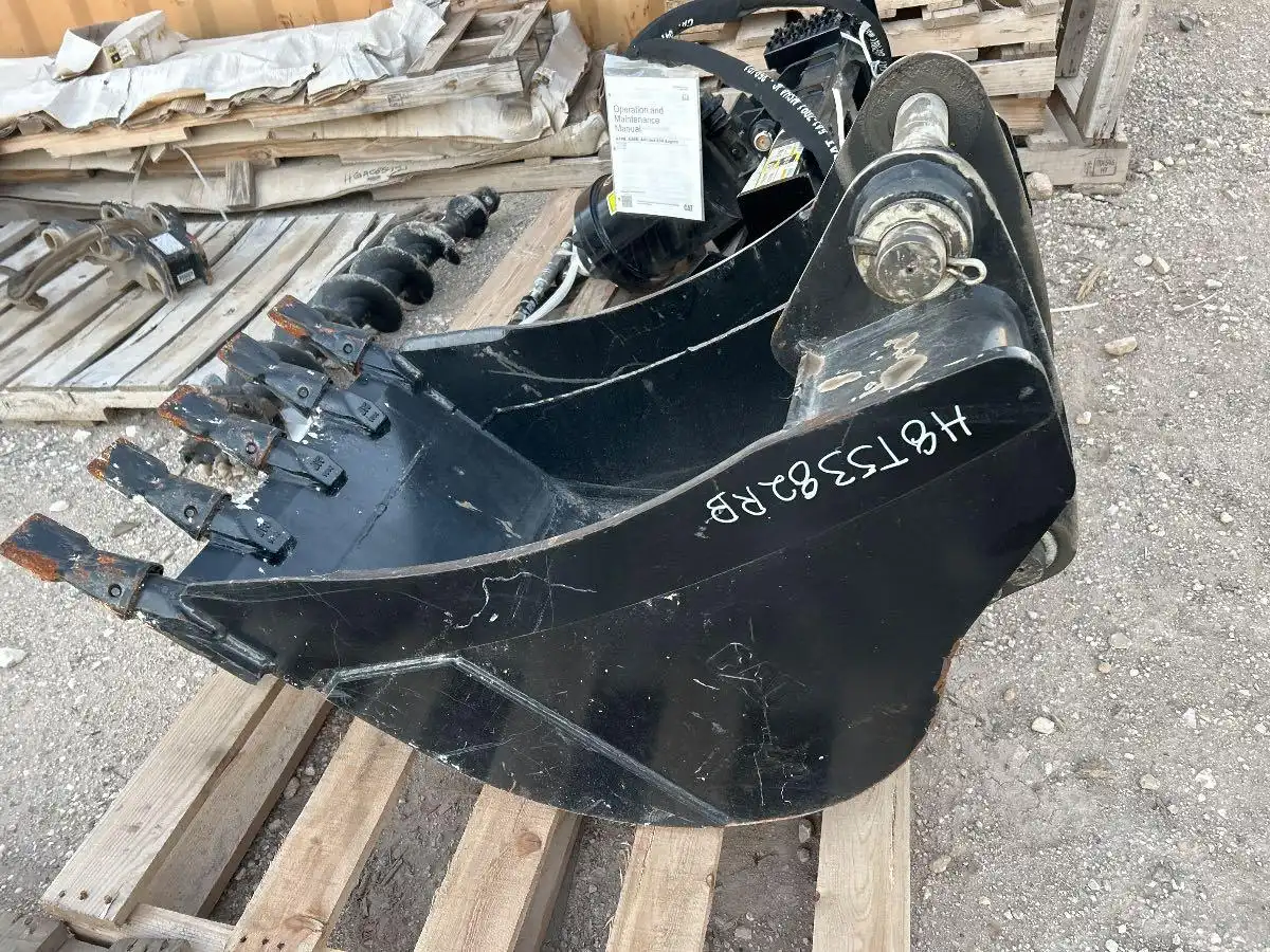 NEW 24" PIN ON CAT BUCKET W/ PINS              MQ image 5