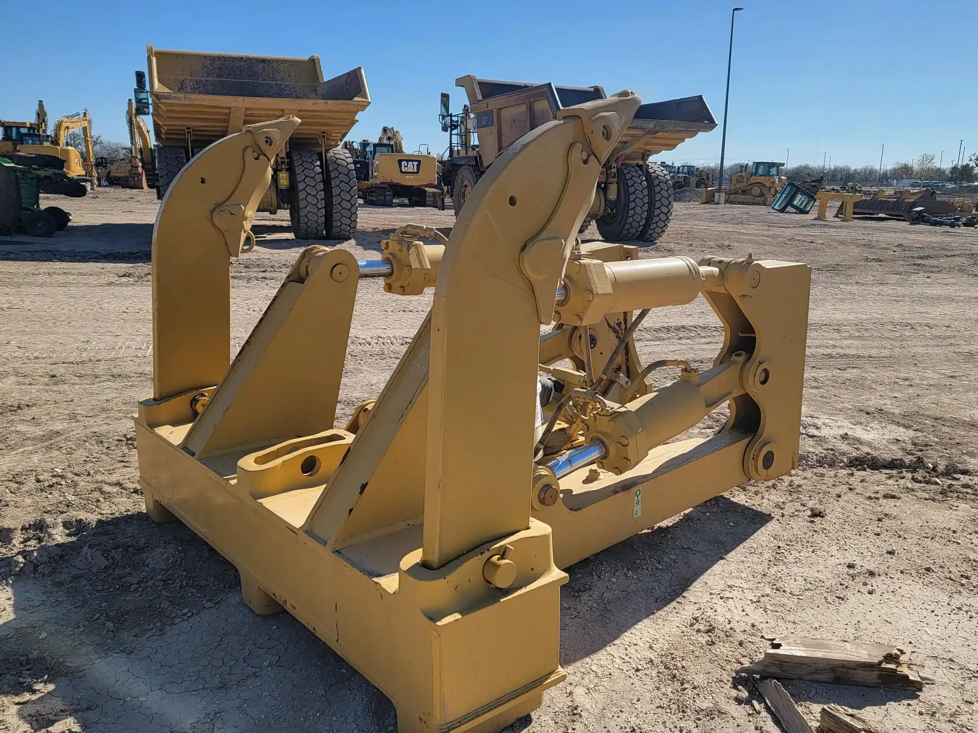 D8T MS RIPPER W/ 2 SHANKS            MQ image 3
