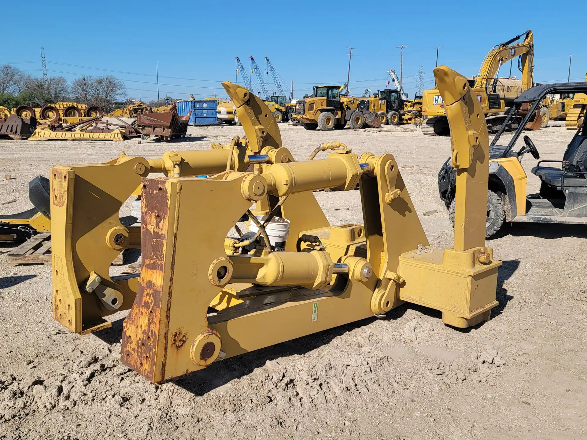D8T MS RIPPER W/ 2 SHANKS            MQ image 2