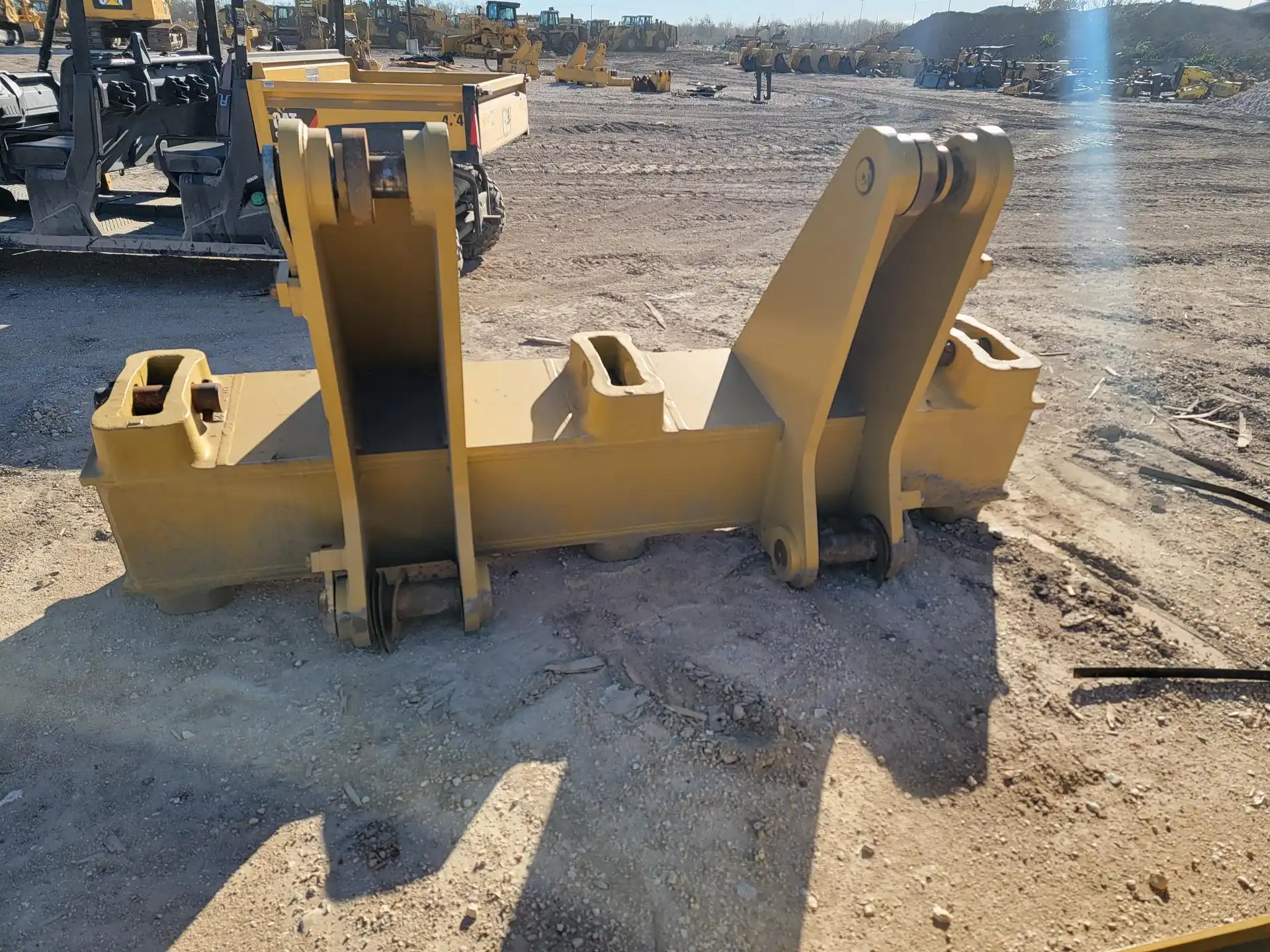 USED MS RIPPER FOR CAT D9R/T W/ 2 SHANKS           MQ image 4