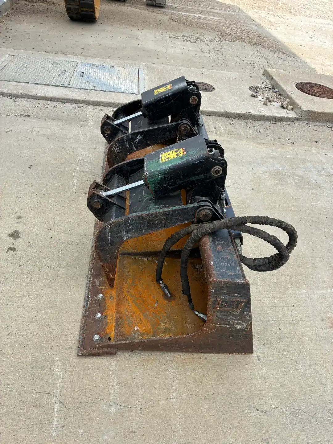 78: SKID STEER GRAPPLE BUCKET W/TOP CLAMPS    SRS 4/2026 image 3