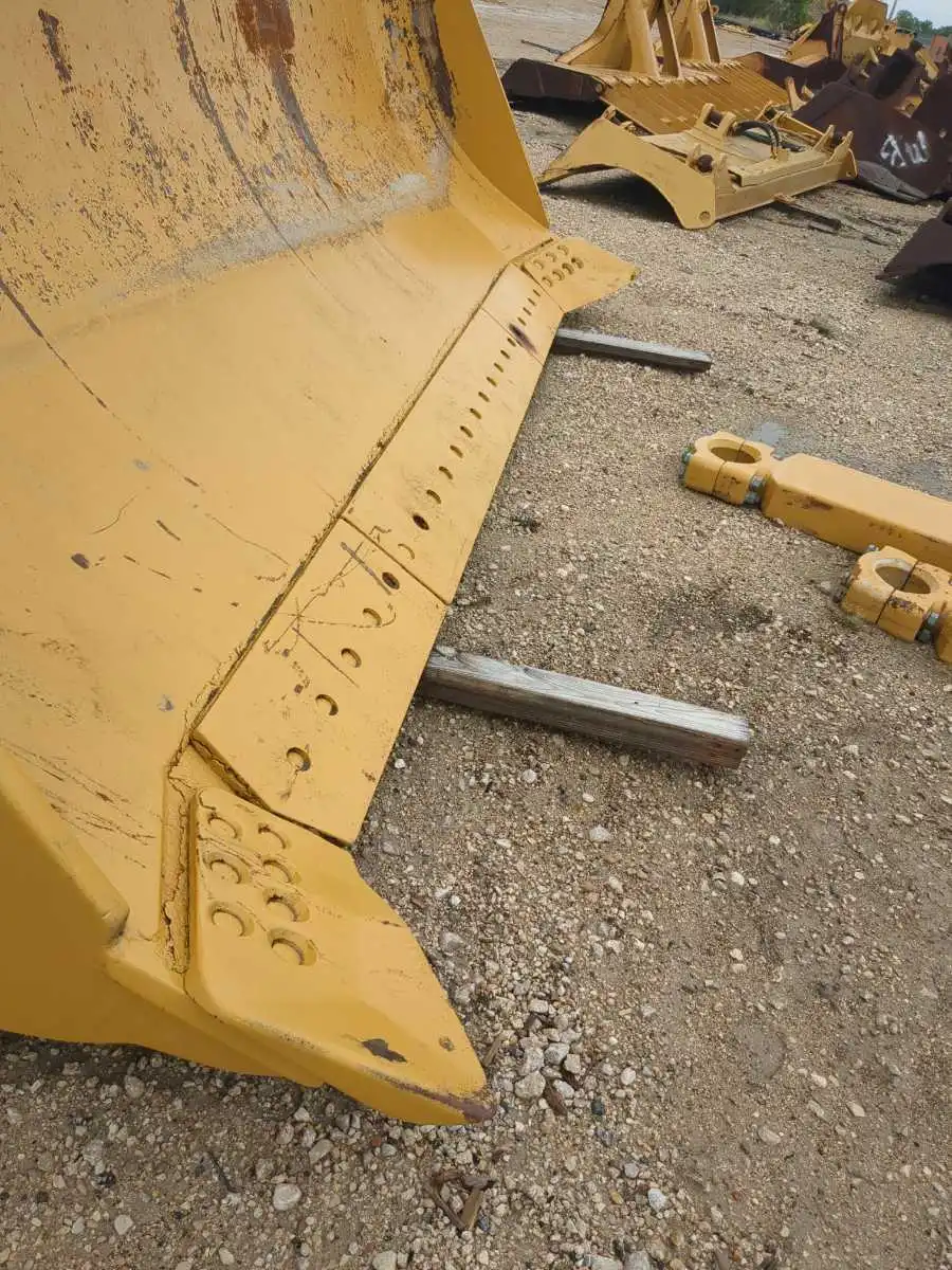 NEW D9T SU BLADE W/PUSH ARMS / TRASH RACK        MQ image 2
