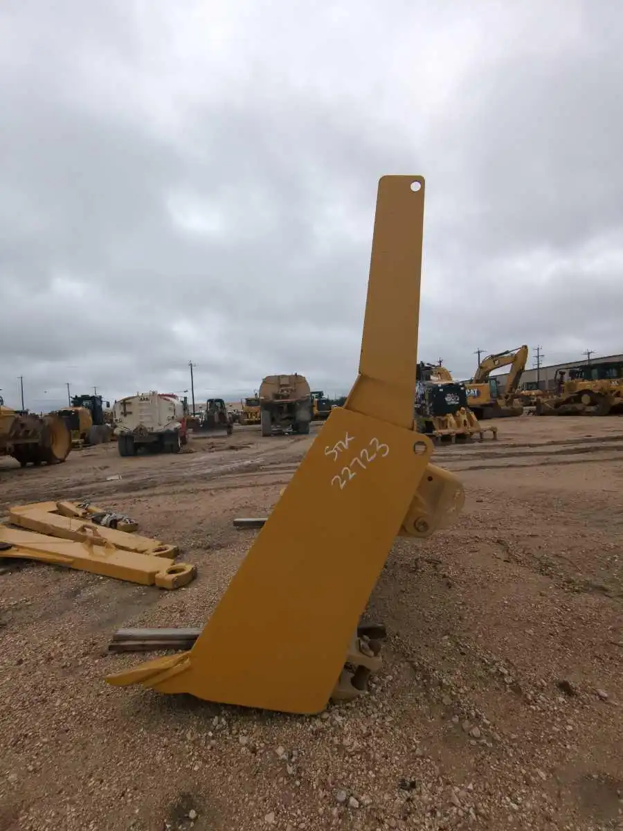 NEW D9T SU BLADE W/PUSH ARMS / TRASH RACK        MQ image 3