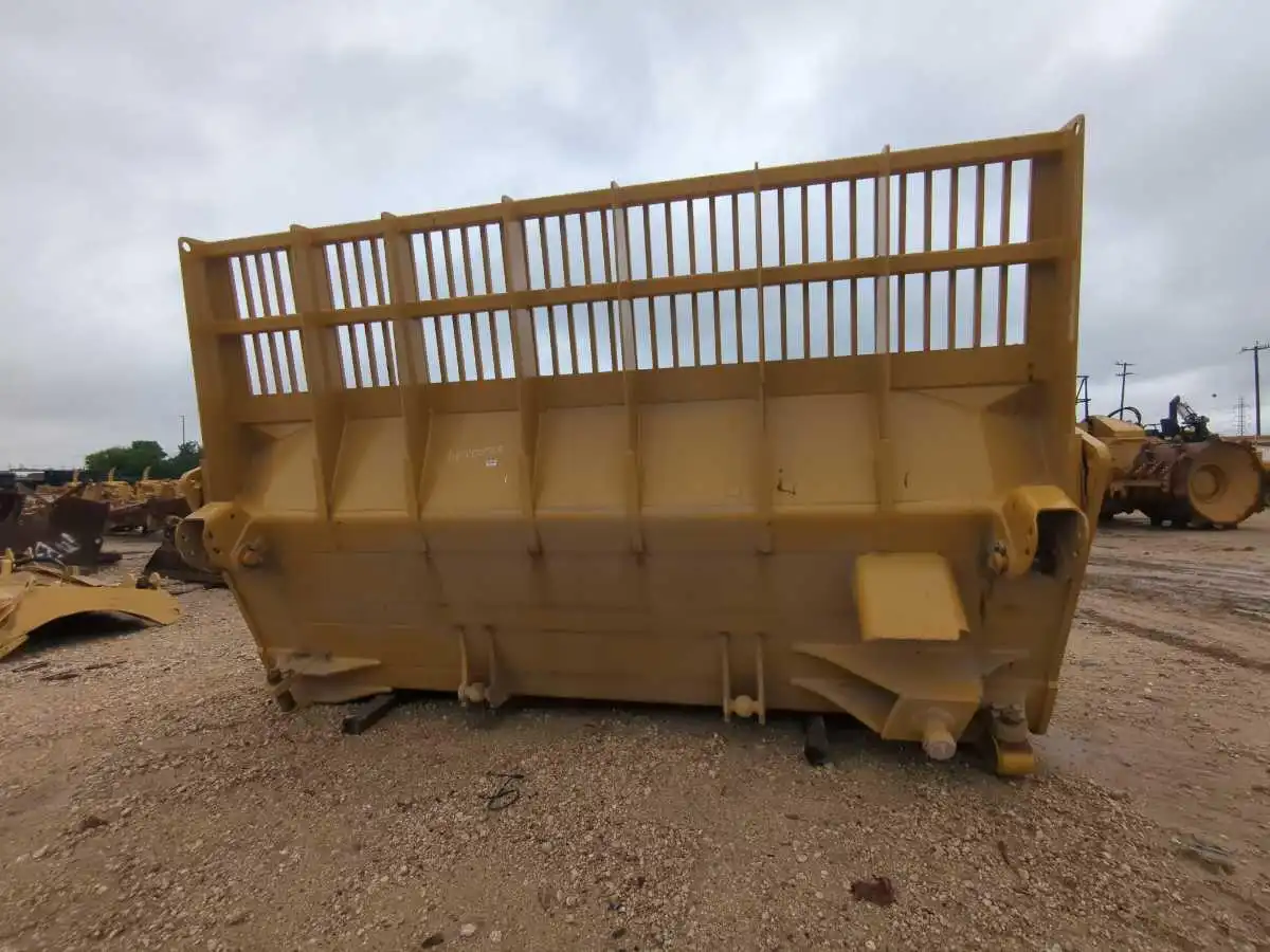 NEW D9T SU BLADE W/PUSH ARMS / TRASH RACK        MQ image 6