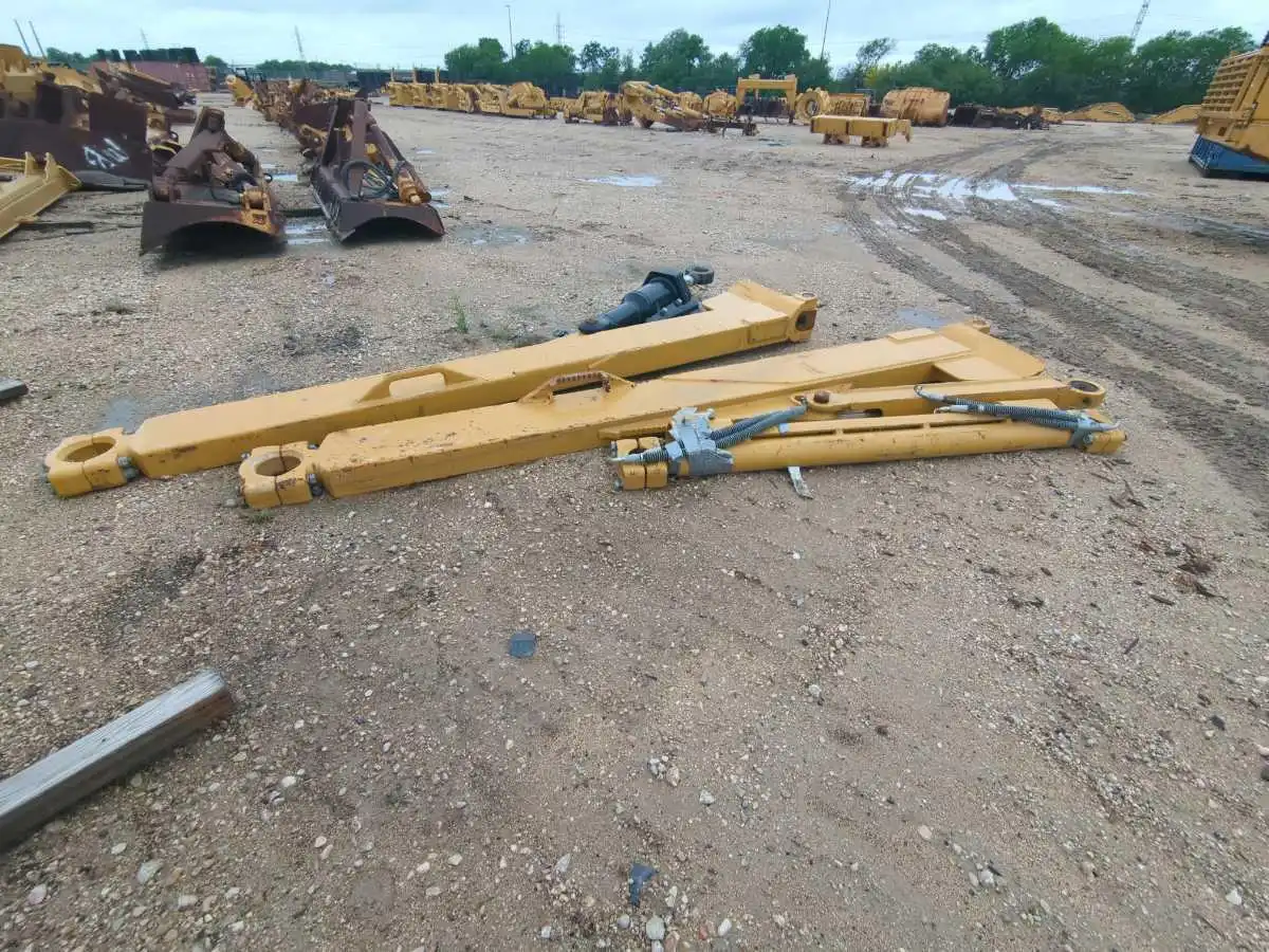 NEW D9T SU BLADE W/PUSH ARMS / TRASH RACK        MQ image 7