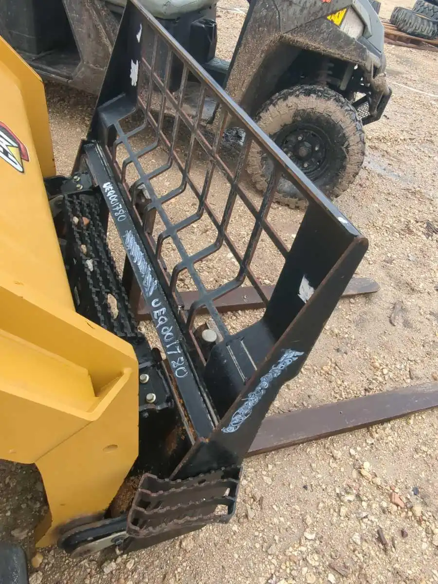 CAT CARRIAGE AND 48" FORKS FITS ALL SKID STEERS       MQ image 5