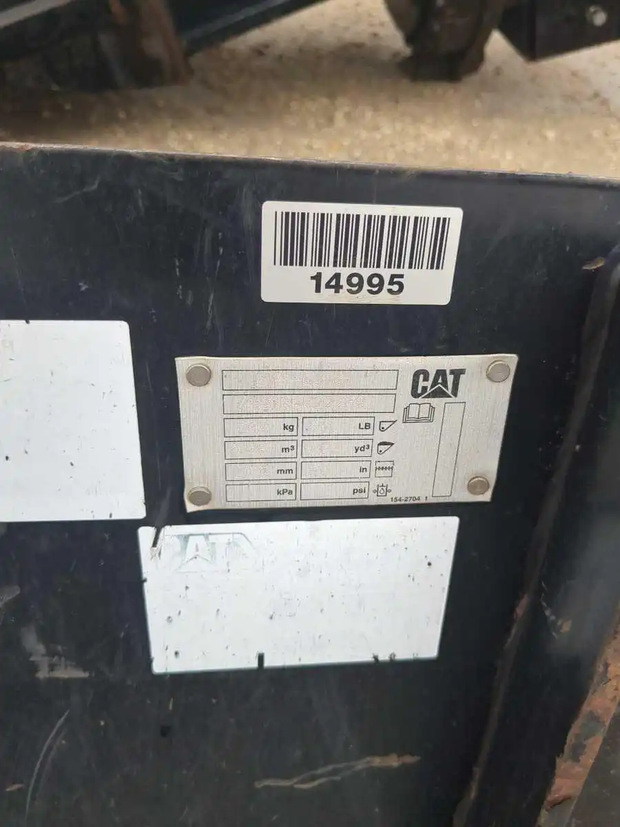 USED 80" SSL BUCKET W/ CUTTING EDGE            MQ image 4