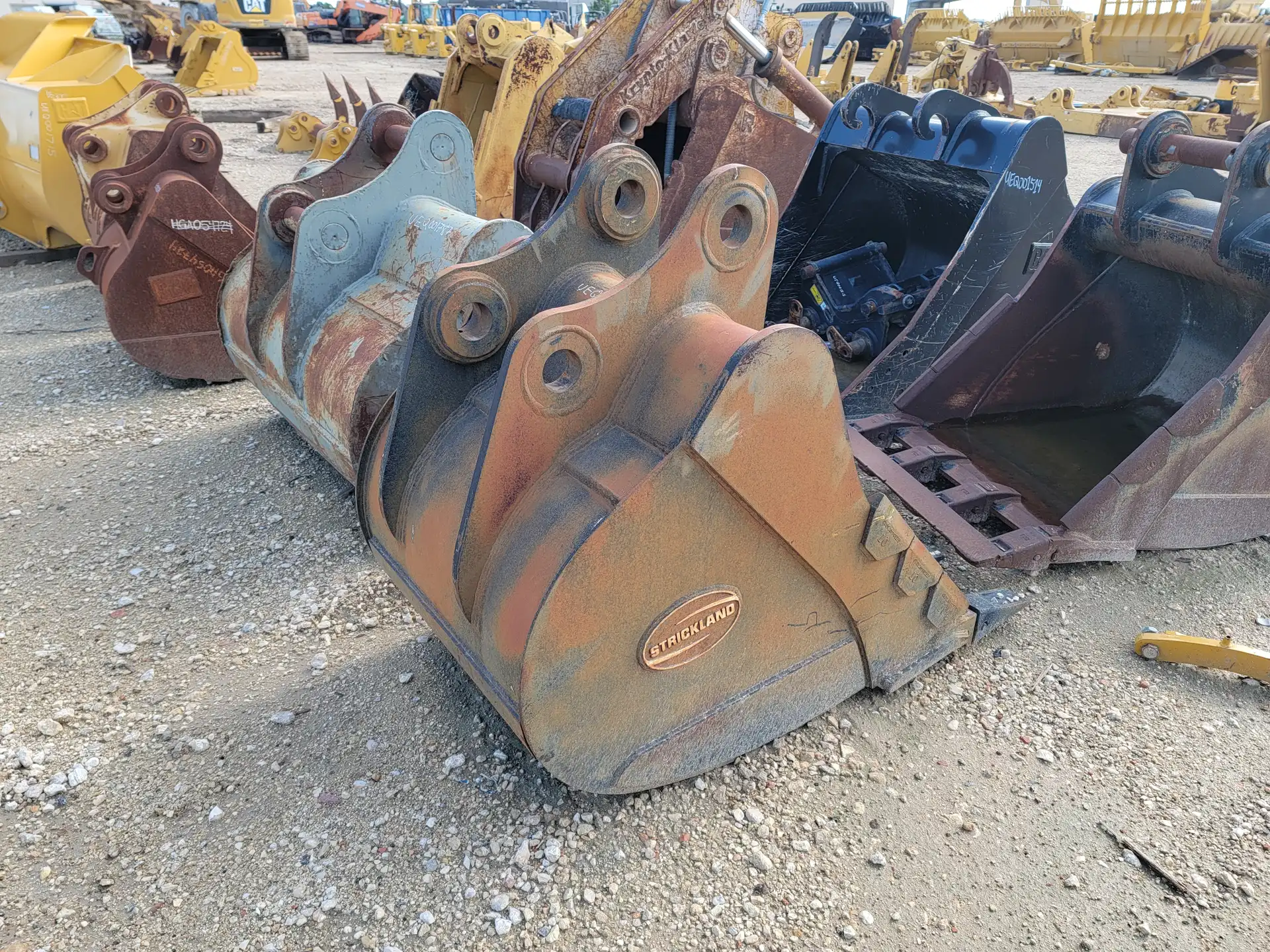 USED STRICKLAND BRAND 39" BUCKET               MQ image 2