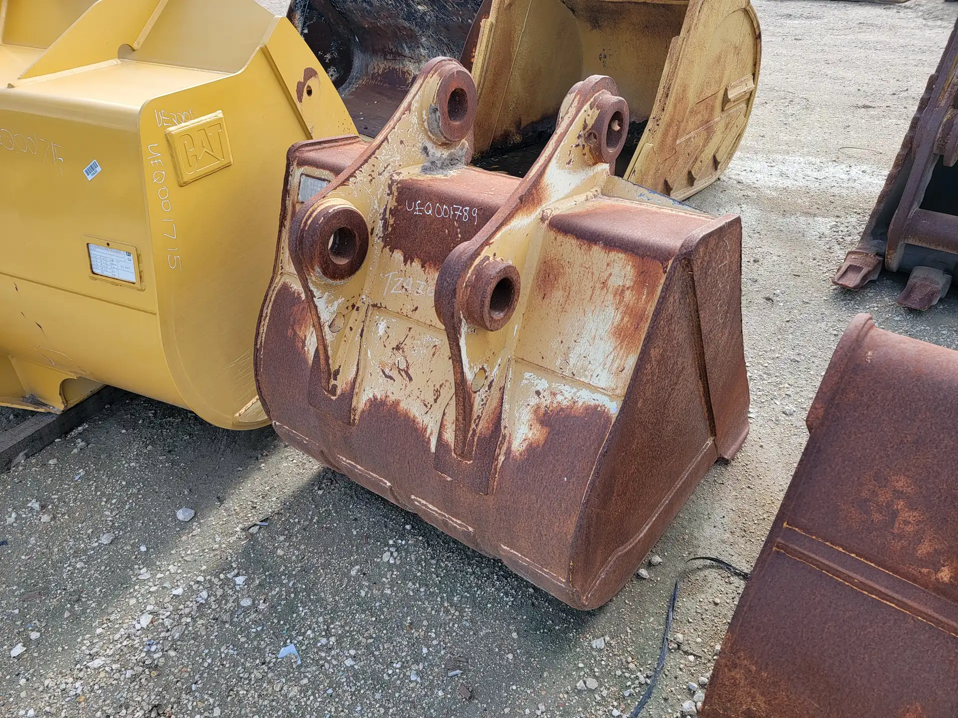 USED 320 DCB  **MEASURE FOR WIDTH** NO BOCE OPTION    MQ image 2