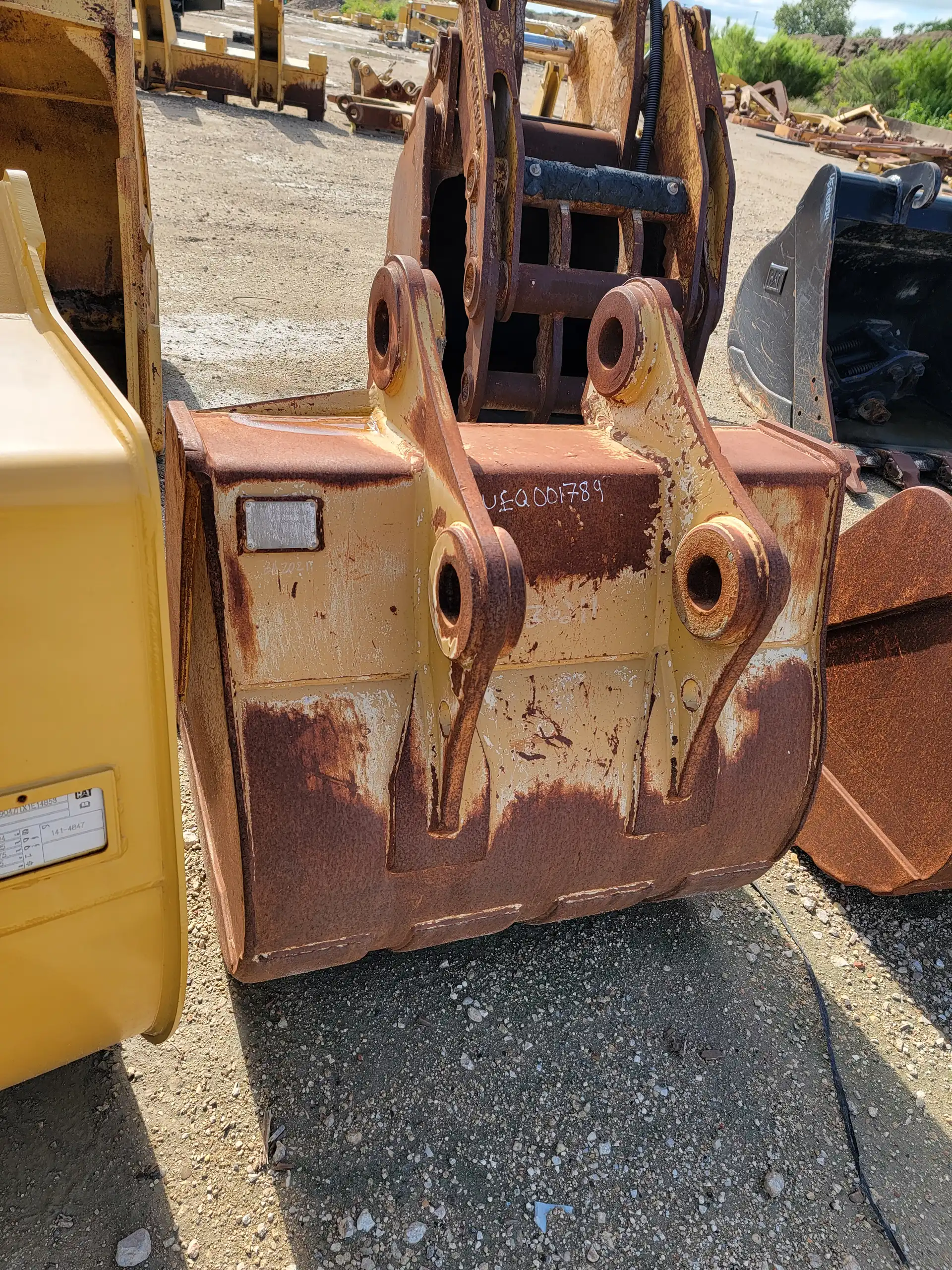 USED 320 DCB  **MEASURE FOR WIDTH** NO BOCE OPTION    MQ image 3
