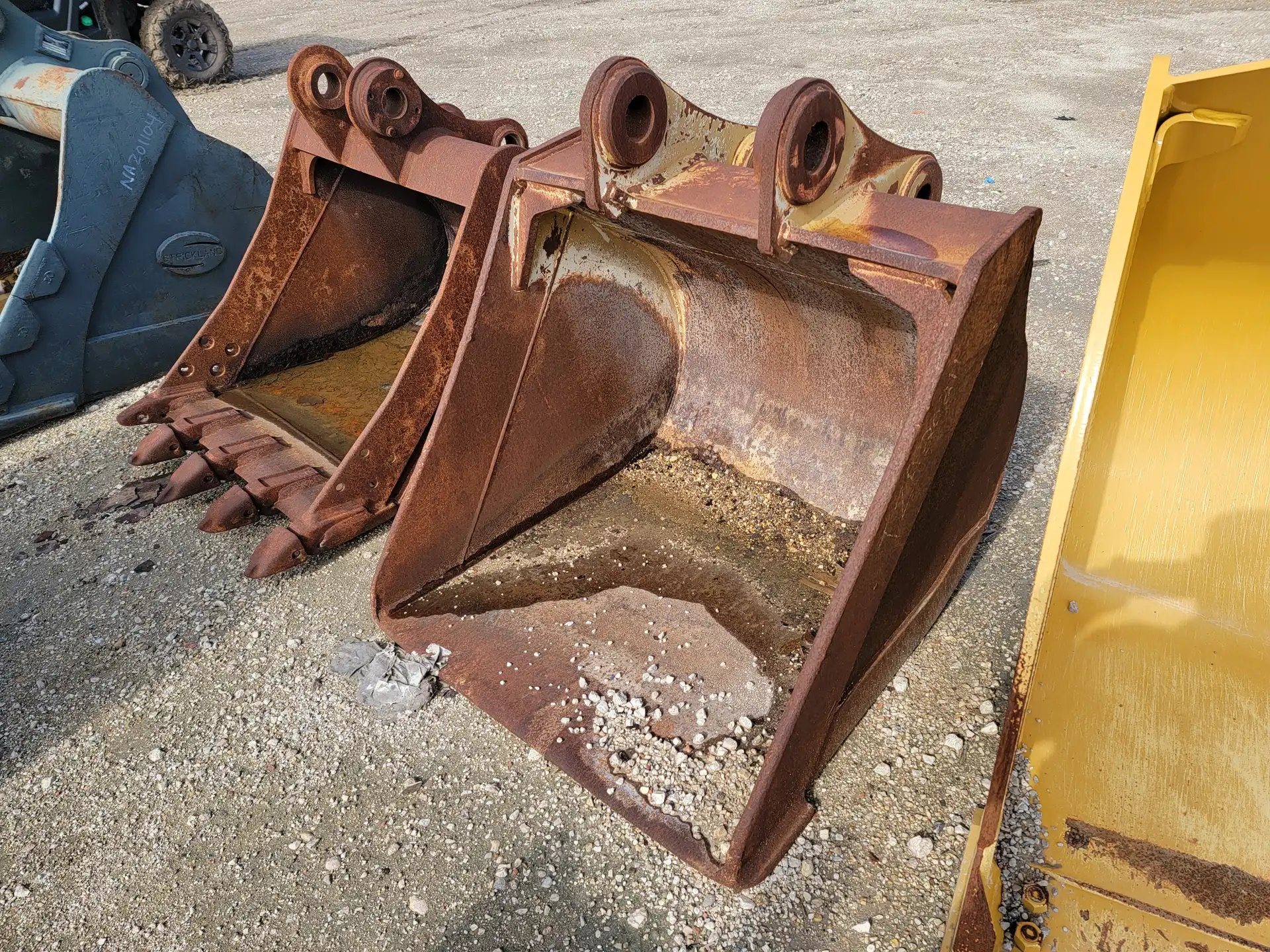 USED 320 DCB  **MEASURE FOR WIDTH** NO BOCE OPTION    MQ image 4
