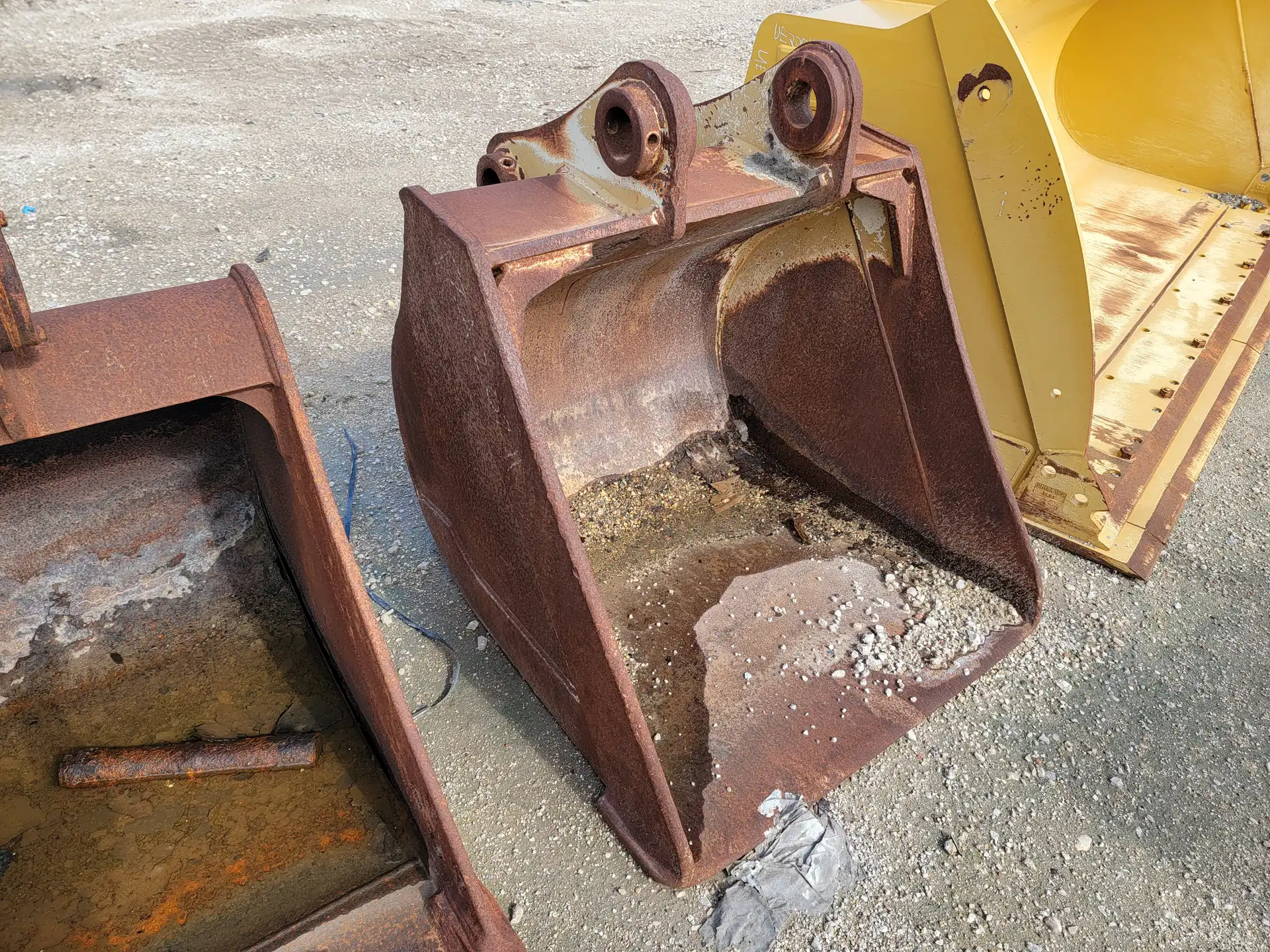 USED 320 DCB  **MEASURE FOR WIDTH** NO BOCE OPTION    MQ image 5