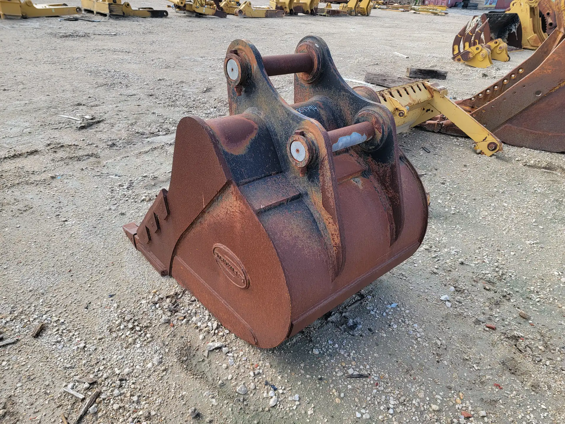 USED STRICKLAND BRAND BUCKET FOR 320             MQ image 4