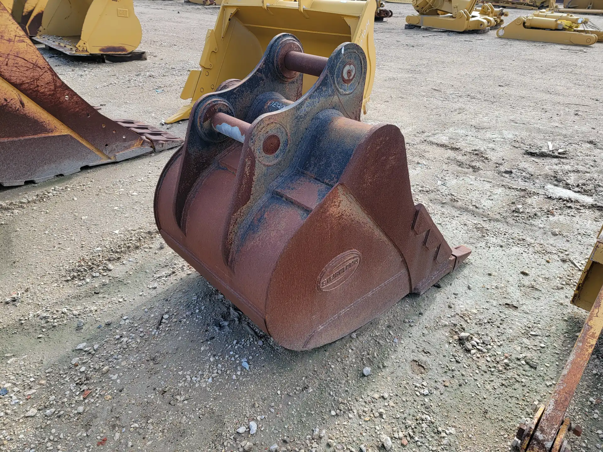 USED STRICKLAND BRAND BUCKET FOR 320             MQ image 5