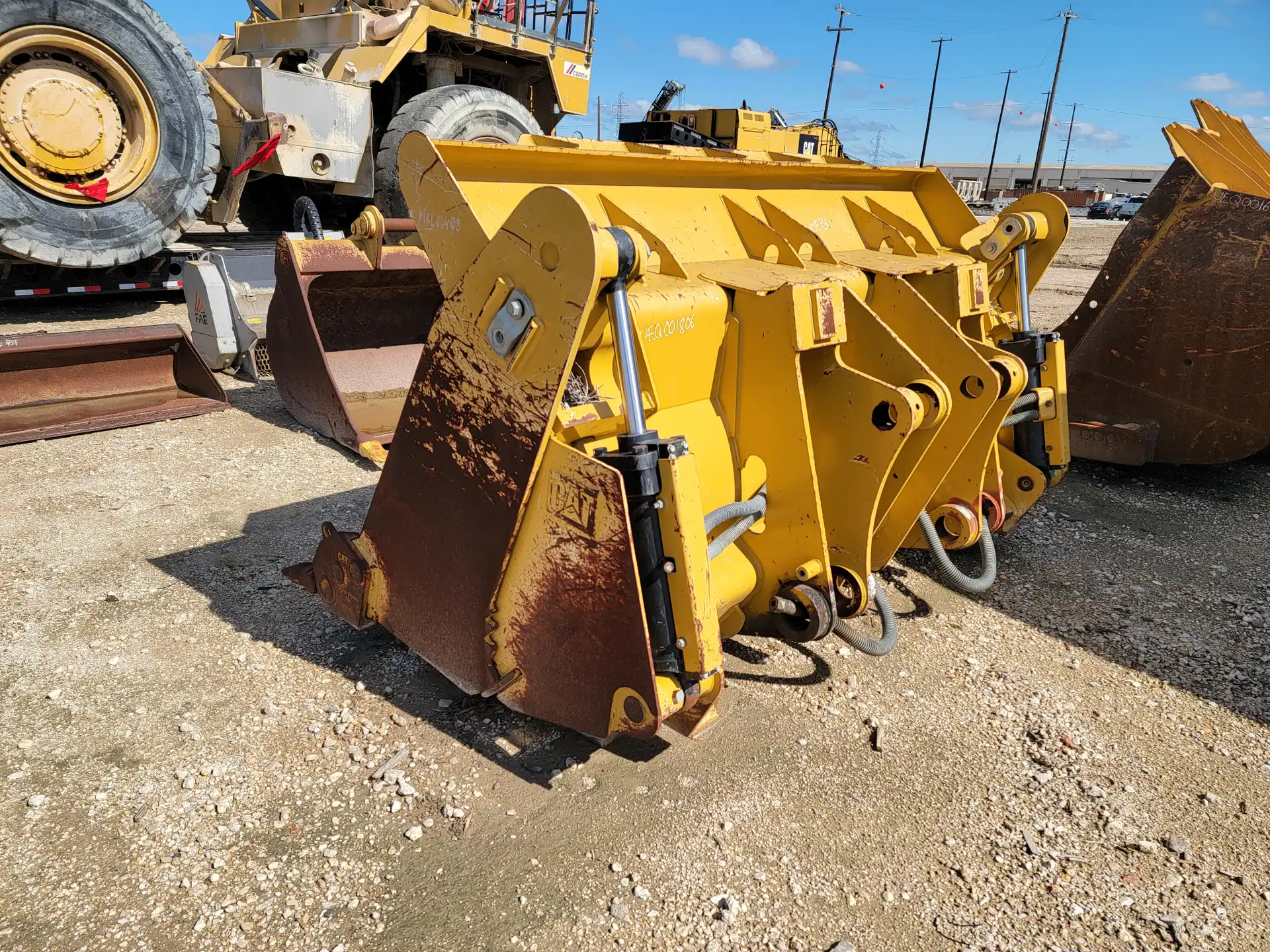 USED 973K MP BUCKET                    MQ image 2