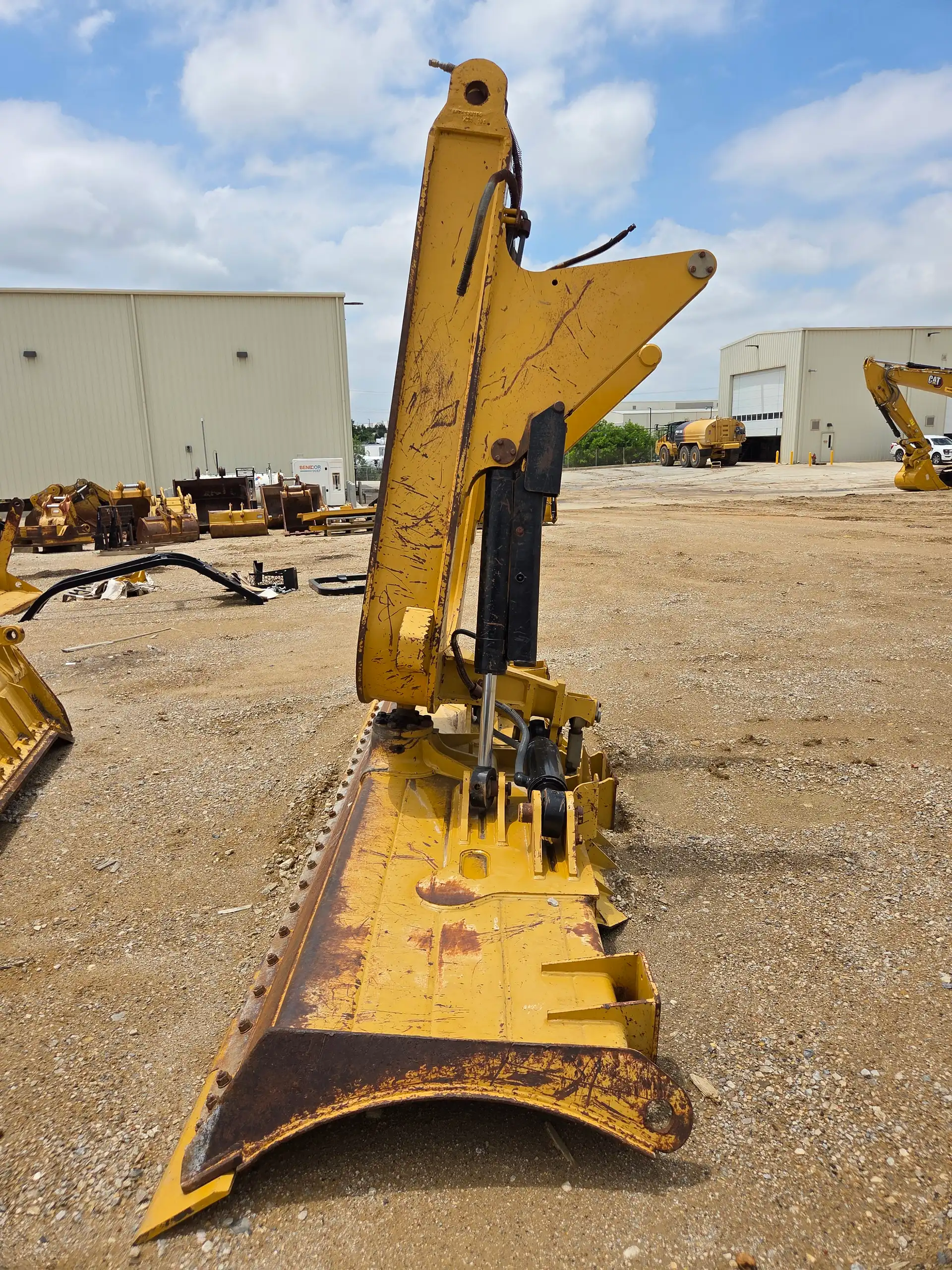 USED D6N 6WAY BLADE                        MQ image 2
