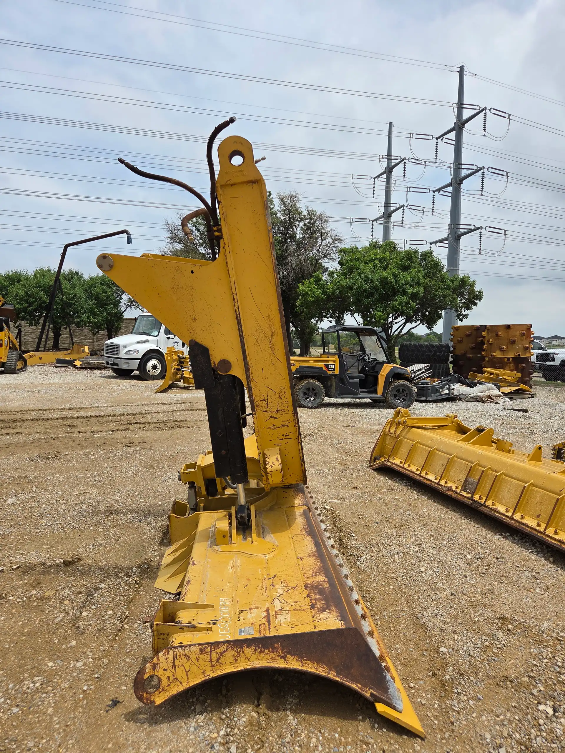 USED D6N 6WAY BLADE                        MQ image 4