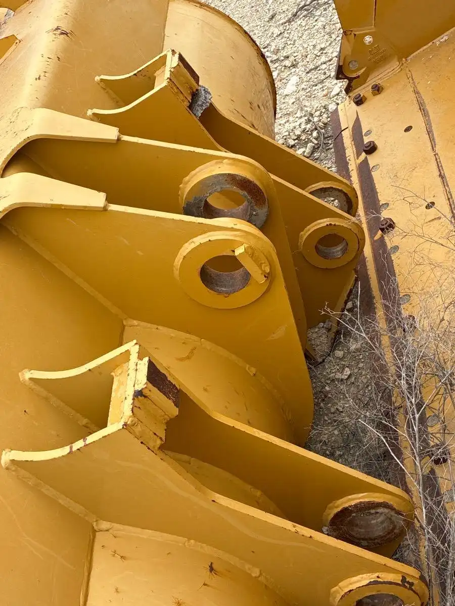 938 PIN ON BUCKET SRS image 6