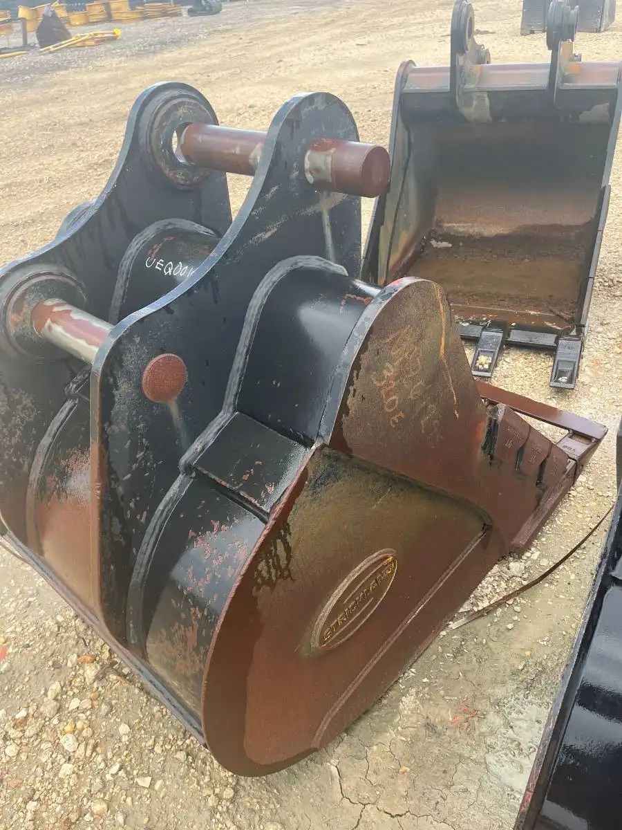 USED 39" STRICKLAND BUCKET                     MQ image 5