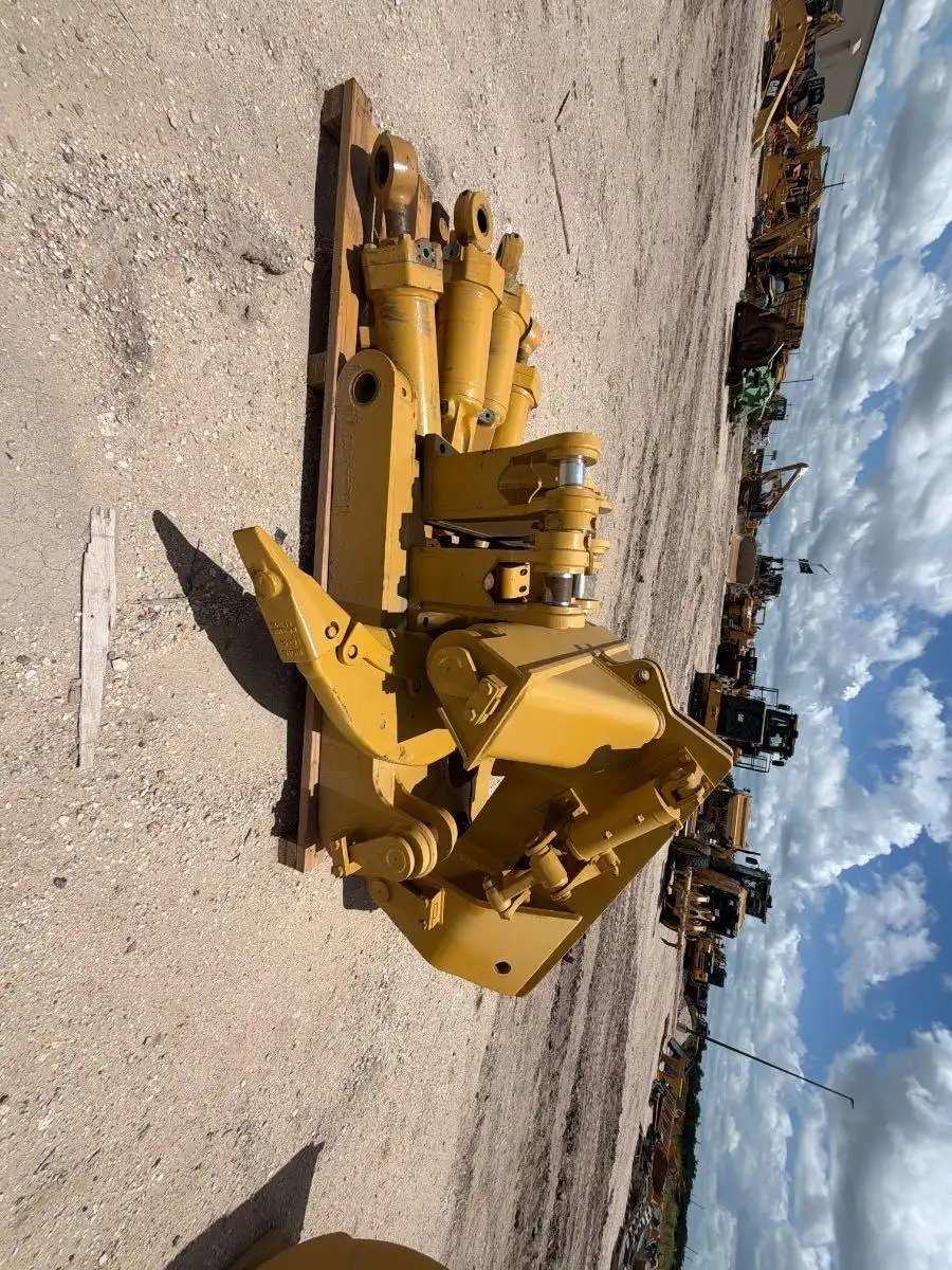 USED D8T SS RIPPER W/ PIN PULLER          MQ image 2