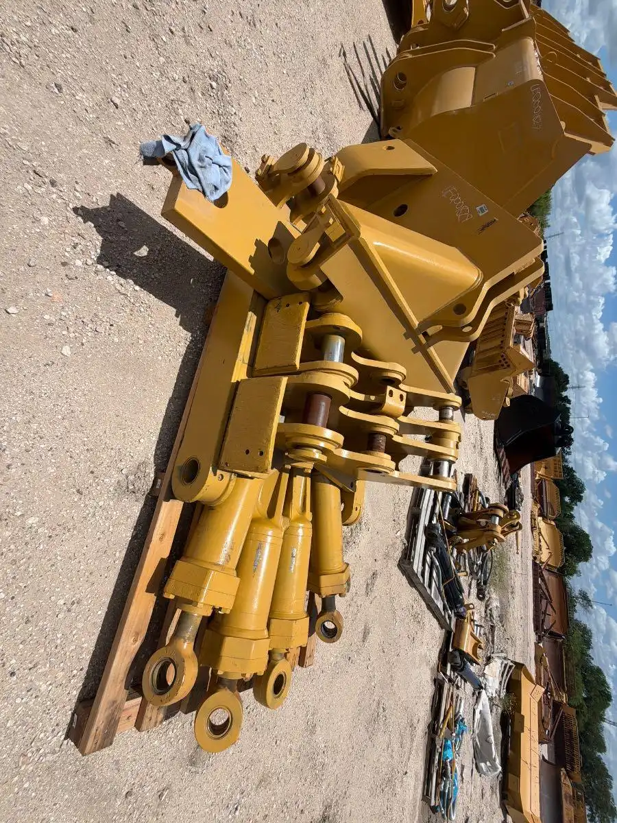 USED D8T SS RIPPER W/ PIN PULLER          MQ image 4