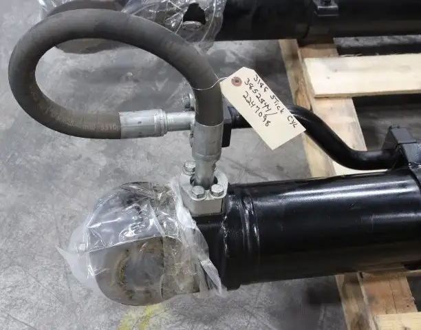 Cylinder Arrangement With Tube And Rod Assemblies image