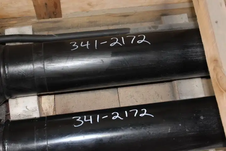 Hydraulic Cylinder Arrangement With Tube And Rod Assemblies image