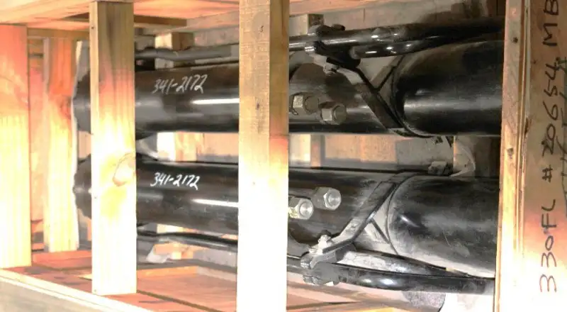 Hydraulic Cylinder Arrangement With Tube And Rod Assemblies image