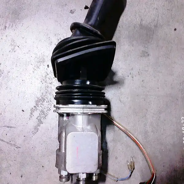 Joystick Pilot Valve image