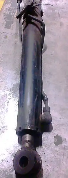 Complete Tilt Cyl Arrangement With Tube And Rod Assemblies image