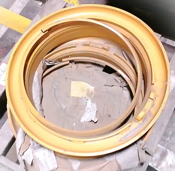 Flange Assembly (3X25)(3 Piece Wheel) image