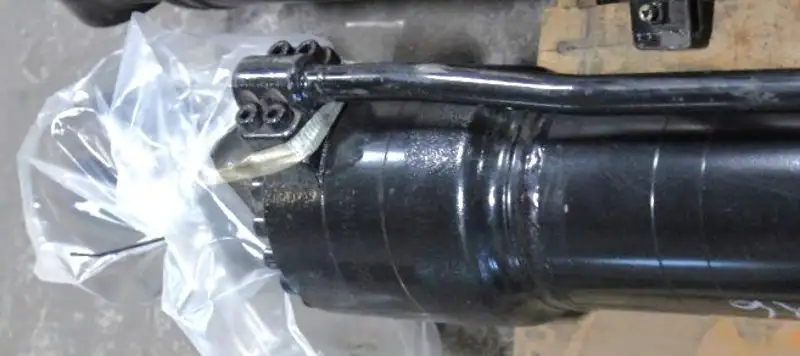 Complete Cylinder Arrangement With Tube And Rod Assemblies image