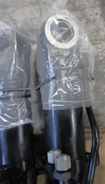 Complete Cylinder Arrangement With Tube And Rod Assemblies image
