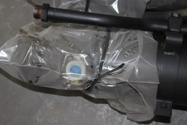 Cyl Gp-cylinder Arrangement With Tube And Rod Assemblies image