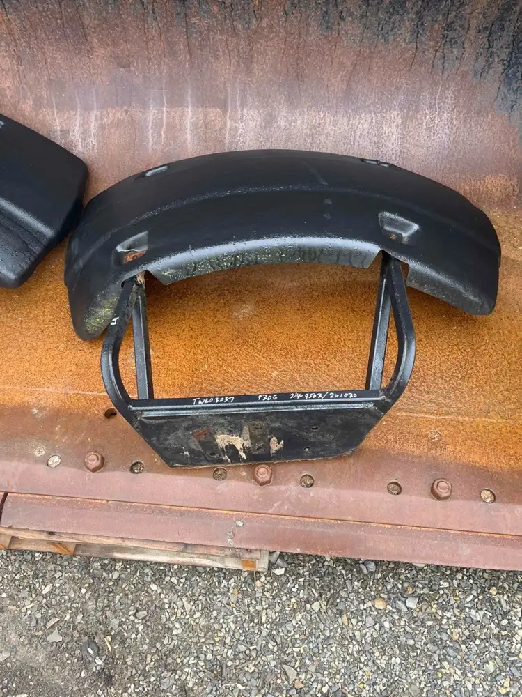 Fender W/Bracket image