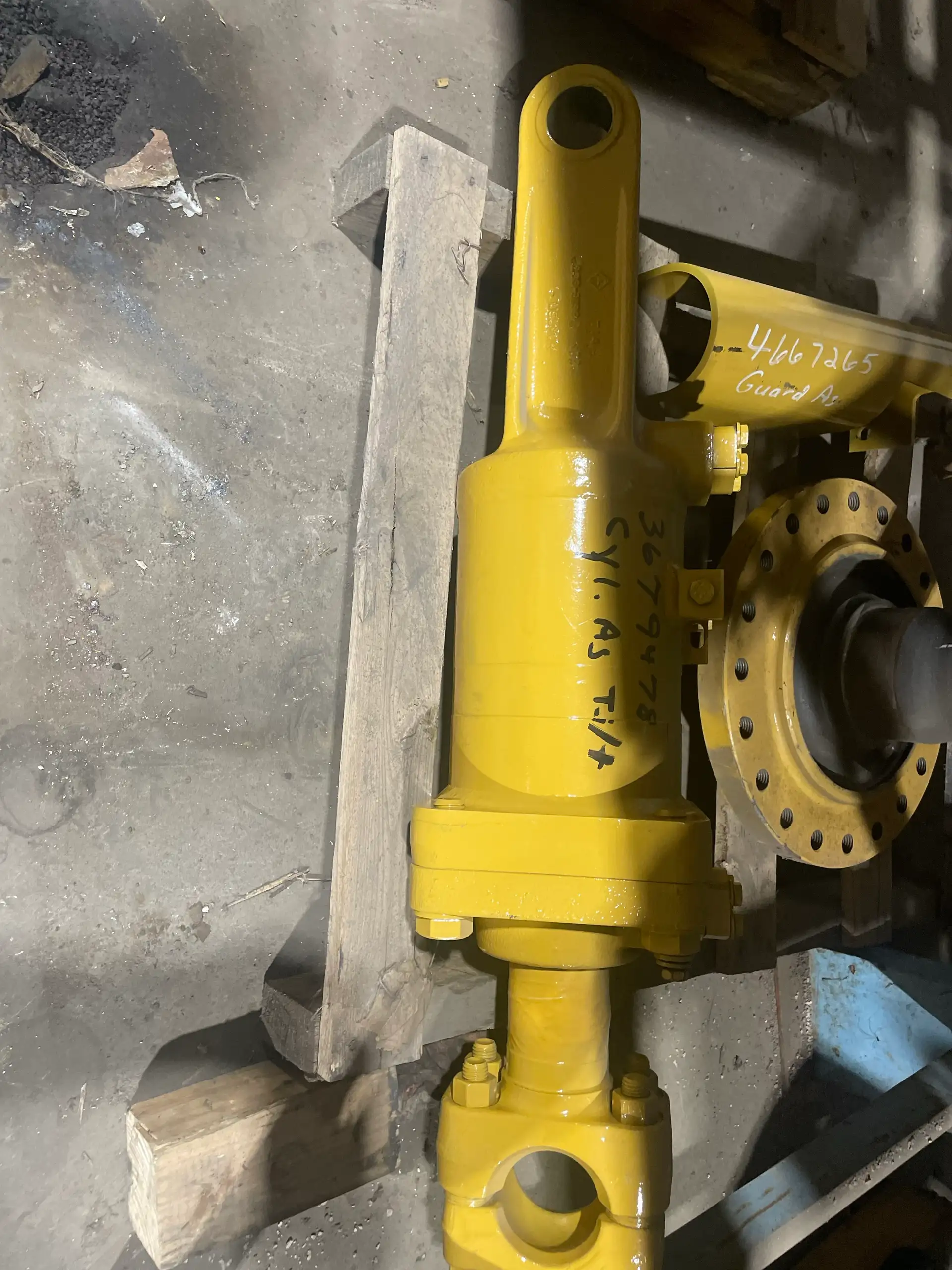 D6T TILT CYLINDER NICE LOW HOUR TAKE OFF image