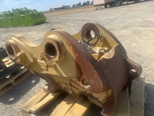 Excavator Pin Grabber Hydraulic Quick Coupler image
