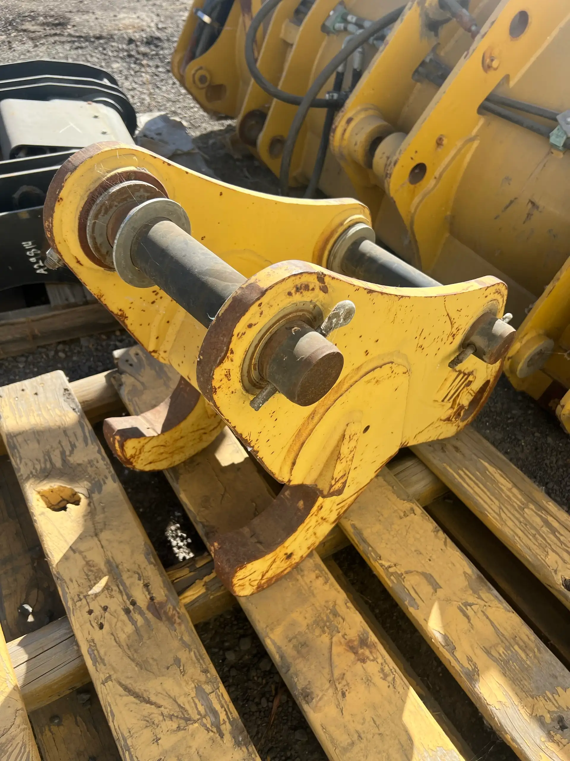 WainRoy Style Quick Coupler. Fits CAT 450 Backhoe Loaders image