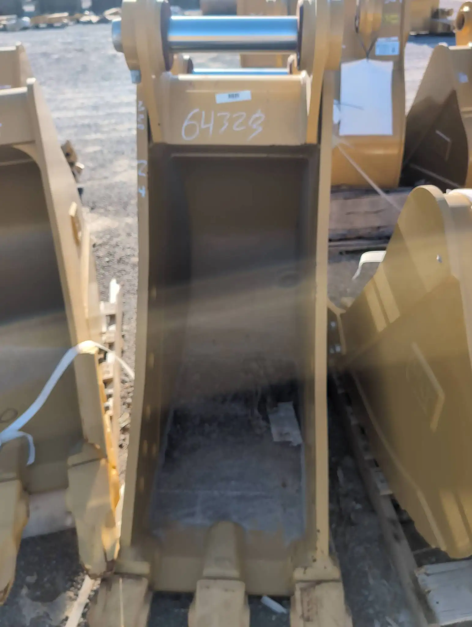 Heavy-Duty Bucket Group image