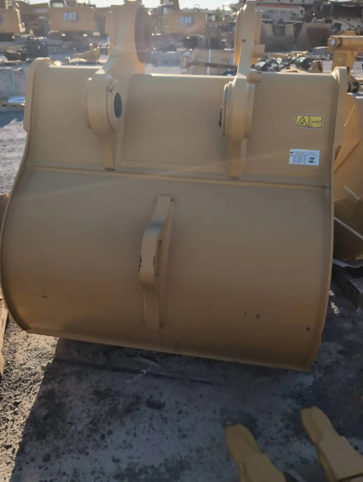 Bucket and Adjuster Group image