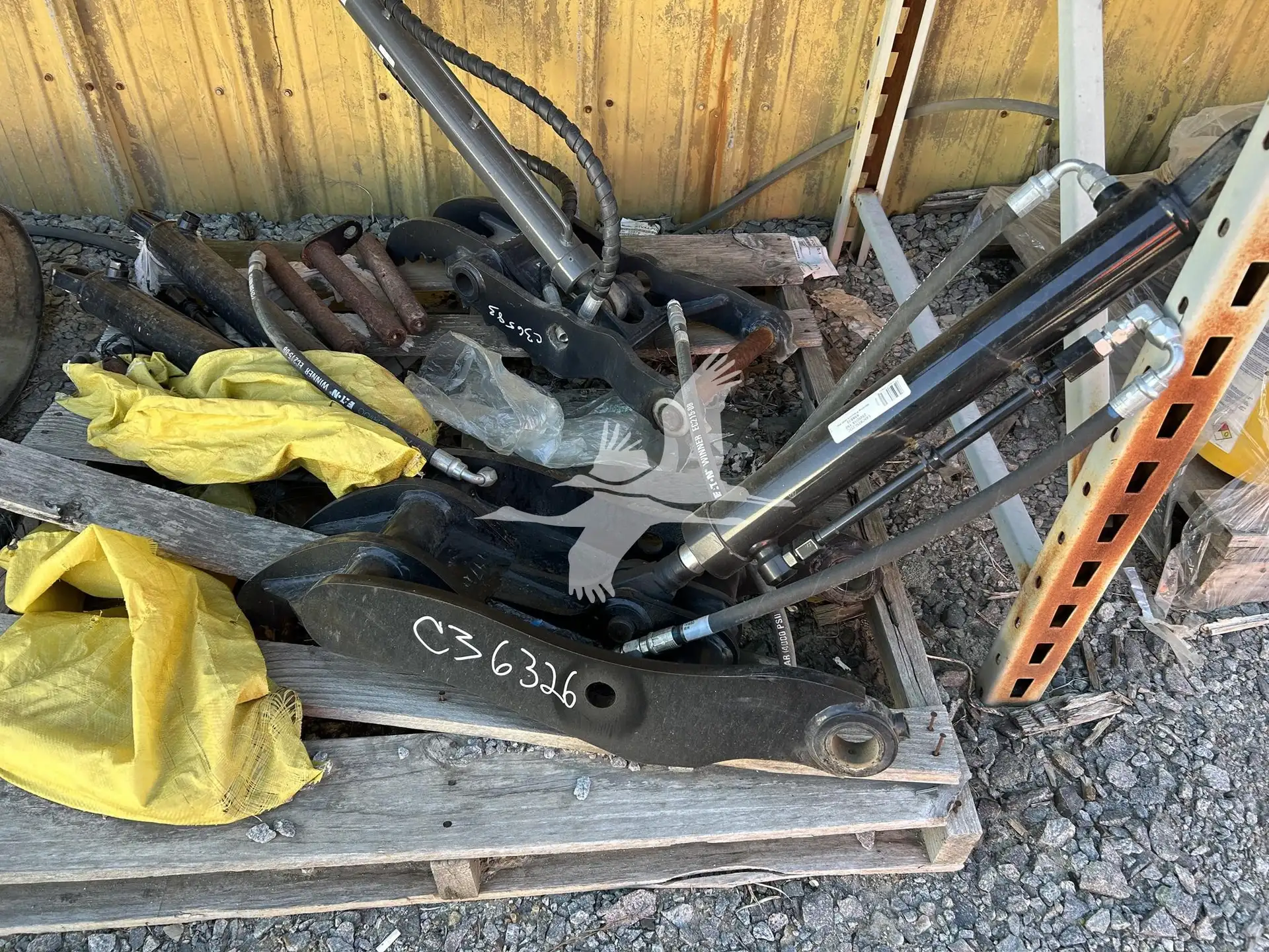 Kubota K7262 Hydraulic Thumb Kit image