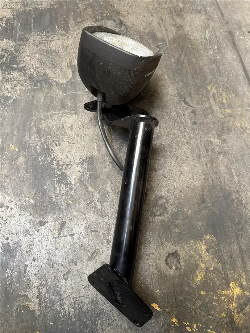 NEW LH LAMP WITH B image